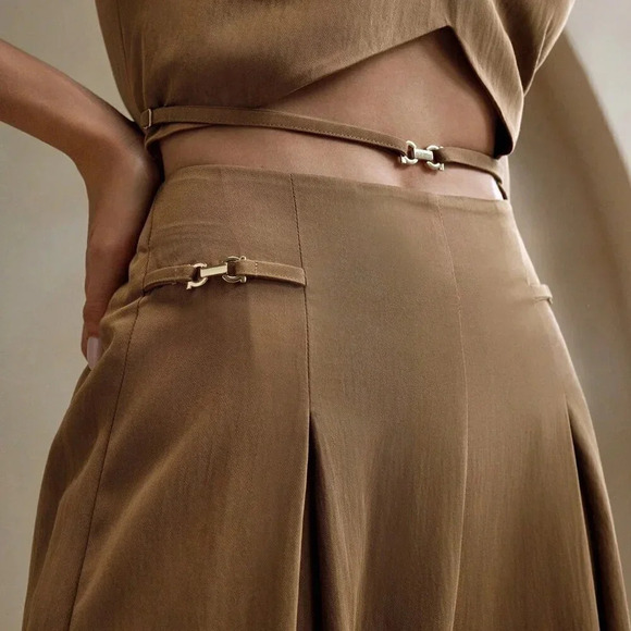 Khaki Sexy Women's Minimalist Style Chain Decor Sleeveless Top And Wide-Leg Pant - Picture 7 of 7